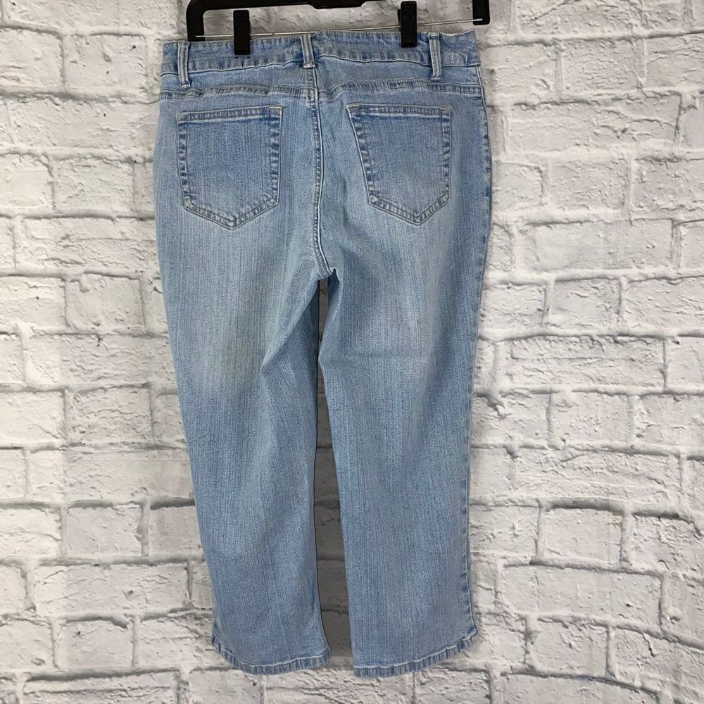 St. John’s Bay light washed Capri jeans Sz 8 women - Picture 7 of 7